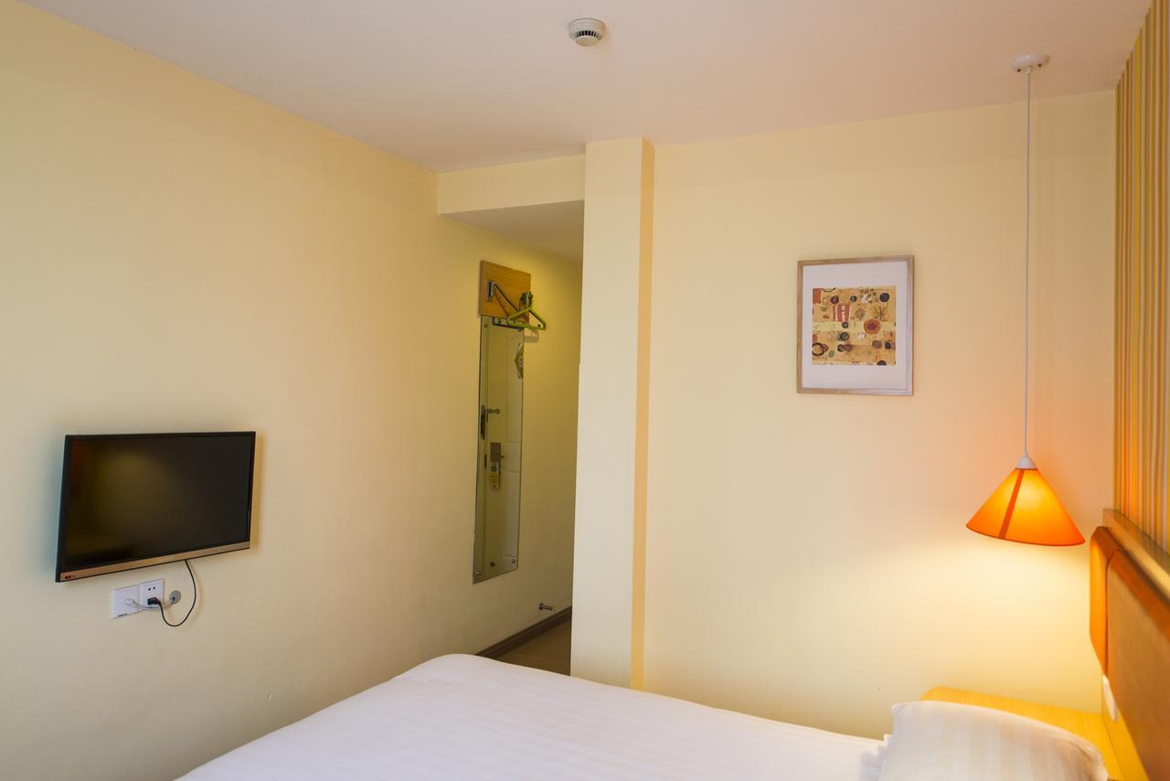 Home Inn Chongqing Jiangbei Airport Shuangfeng Road Exterior foto